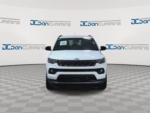 Bright White Clearcoat 2026 Jeep Compass Latitude