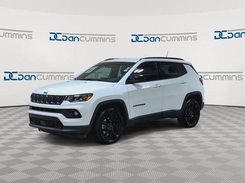 Bright White Clearcoat 2026 Jeep Compass Latitude
