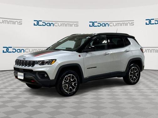 Silver Zynith 2025 Jeep Compass Trailhawk