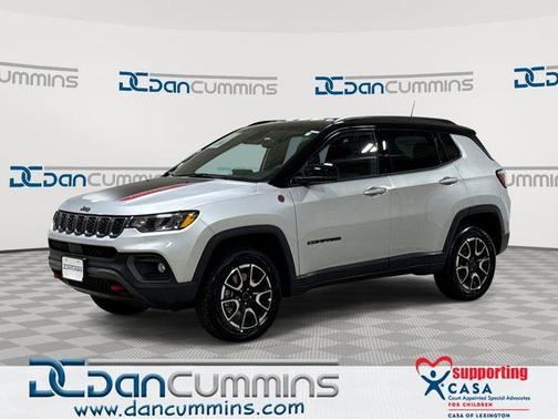 Silver Zynith 2025 Jeep Compass Trailhawk