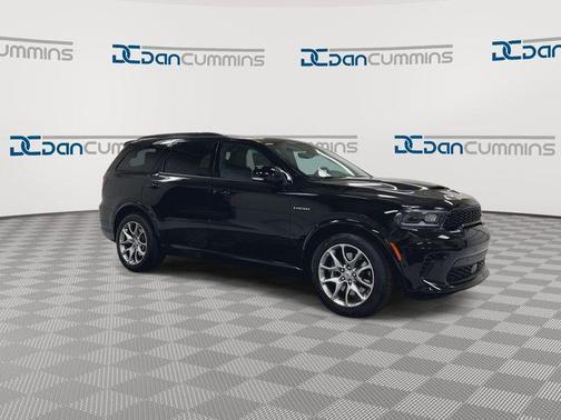 DB Black Crystal Clearcoat 2026 Dodge Durango GT Plus HEMI V8