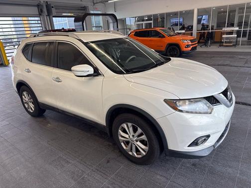 Moonlight White 2014 Nissan Rogue SV