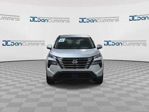 Brilliant Silver Metallic 2024 Nissan Rogue SV