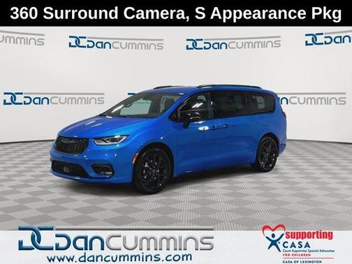 Hydro Blue Pearlcoat 2026 Chrysler Pacifica Select
