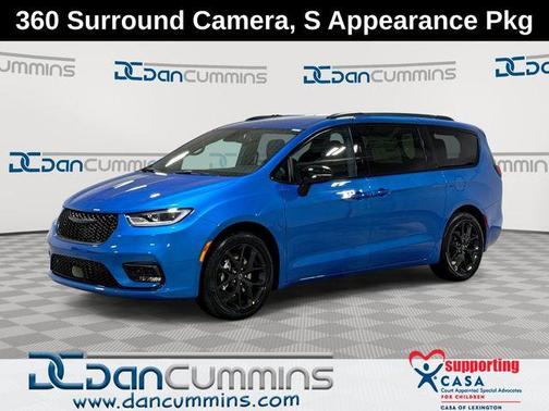 Hydro Blue Pearlcoat 2026 Chrysler Pacifica Select
