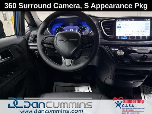 Hydro Blue Pearlcoat 2026 Chrysler Pacifica Select