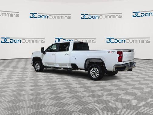 Summit White 2025 Chevrolet Silverado 2500 LT