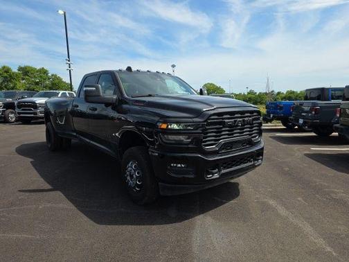 Diamond Black 2026 RAM 3500 Big Horn