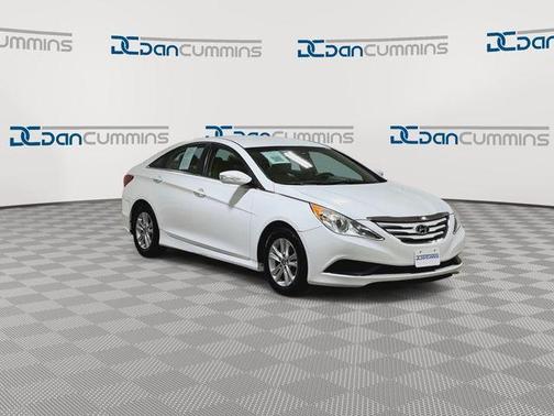 Pearl White 2014 Hyundai SONATA GLS