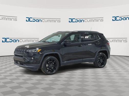 Diamond Black 2026 Jeep Compass Latitude