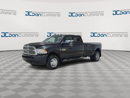 Brilliant Black Crystal Pearlcoat 2017 RAM 3500 Tradesman
