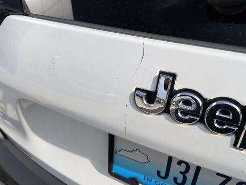 Bright White Clearcoat 2020 Jeep Cherokee Limited