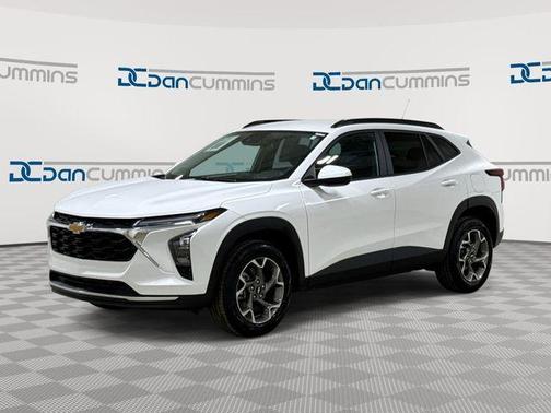 Summit White 2025 Chevrolet Trax LT
