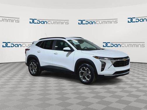 Summit White 2025 Chevrolet Trax LT