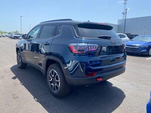 Fathom Blue Pearlcoat 2026 Jeep Compass Trailhawk