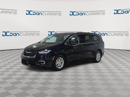 Diamond Black 2024 Chrysler Pacifica Touring-L