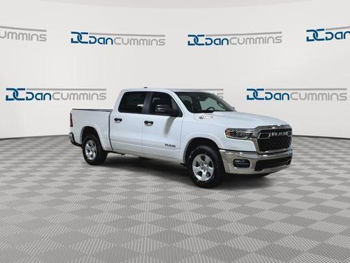 Bright White Clearcoat 2026 RAM 1500 Big Horn/Lone Star