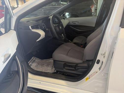 White 2024 Toyota Corolla SE