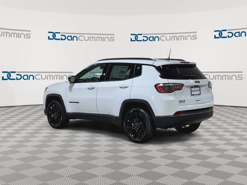 Bright White Clearcoat 2026 Jeep Compass Latitude