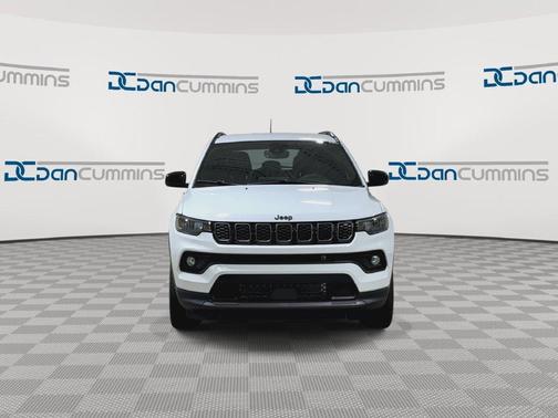 Bright White Clearcoat 2026 Jeep Compass Latitude