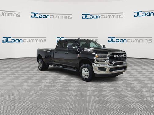 Diamond Black 2026 RAM 3500 Tradesman