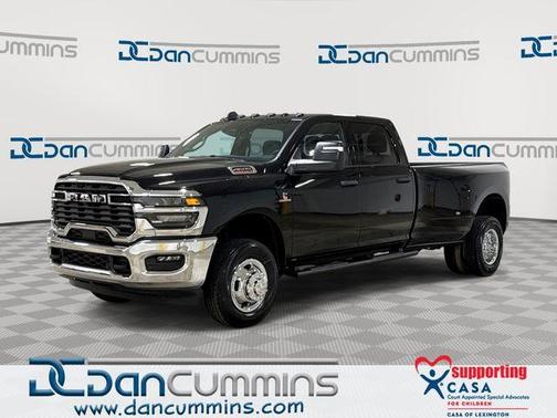 Diamond Black 2026 RAM 3500 Tradesman