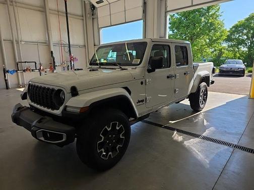 Bright White Clearcoat 2026 Jeep Gladiator Sport