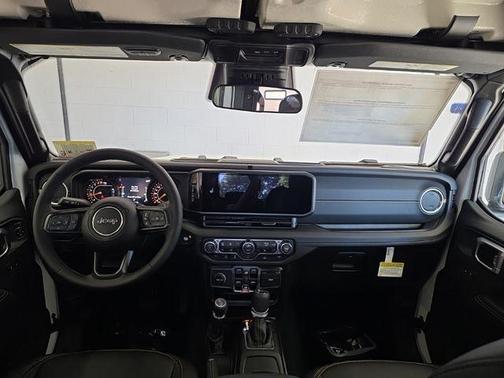 Bright White Clearcoat 2026 Jeep Gladiator Sport