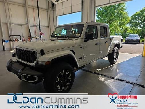 Bright White Clearcoat 2026 Jeep Gladiator Sport