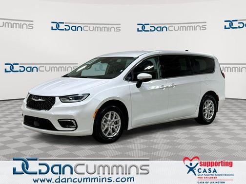 Bright White Clearcoat 2023 Chrysler Pacifica Touring-L