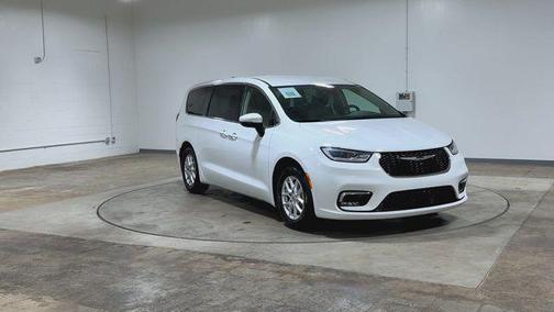 Bright White Clearcoat 2023 Chrysler Pacifica Touring-L