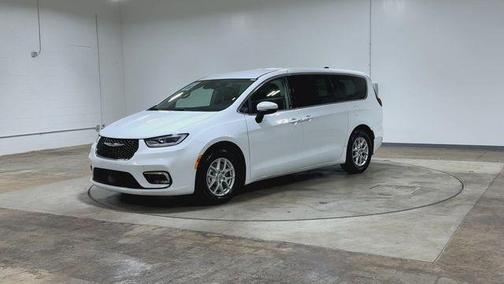 Bright White Clearcoat 2023 Chrysler Pacifica Touring-L