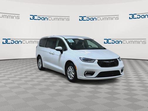 Bright White Clearcoat 2023 Chrysler Pacifica Touring-L