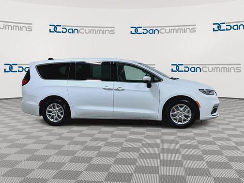 Bright White Clearcoat 2023 Chrysler Pacifica Touring-L