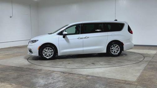 Bright White Clearcoat 2023 Chrysler Pacifica Touring-L