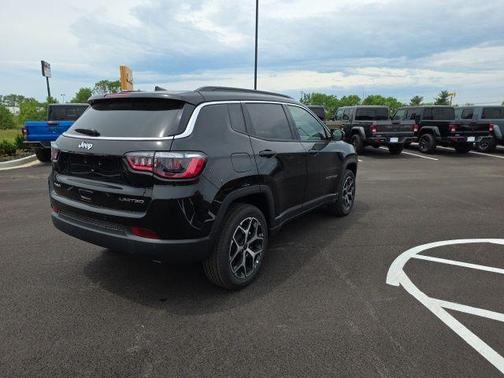 Diamond Black 2026 Jeep Compass Limited