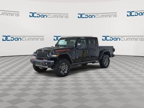 Black Clearcoat 2026 Jeep Gladiator Mojave
