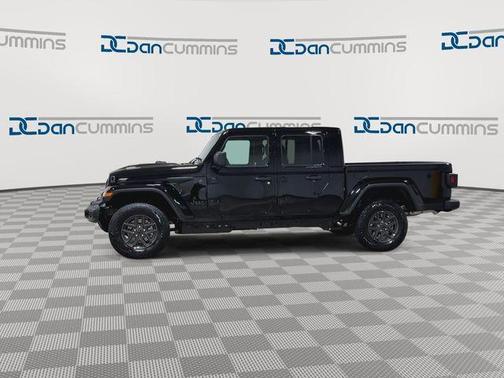 Black Clearcoat 2026 Jeep Gladiator Sport