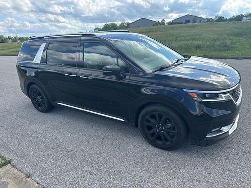 Aurora Black 2022 Kia Carnival SX