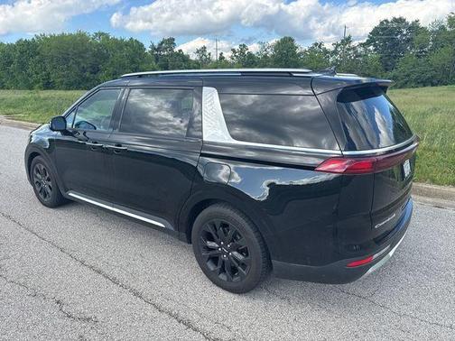 Aurora Black 2022 Kia Carnival SX