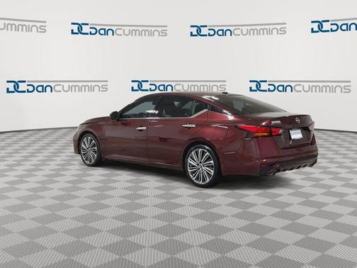 Garnet Pearl Me 2024 Nissan Altima 2.5 SL