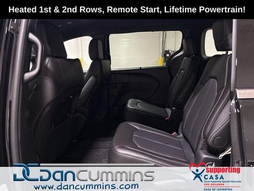 Diamond Black 2026 Chrysler Pacifica Select