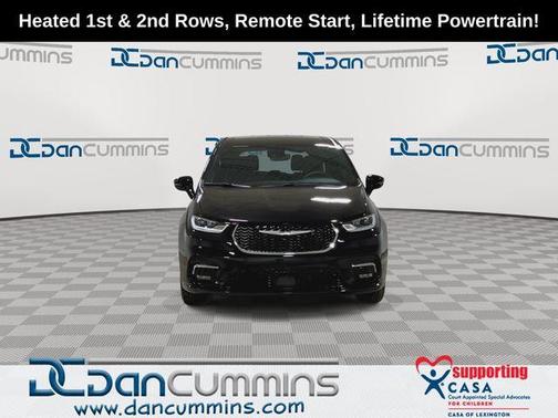 Diamond Black 2026 Chrysler Pacifica Select