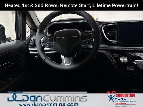 Diamond Black 2026 Chrysler Pacifica Select