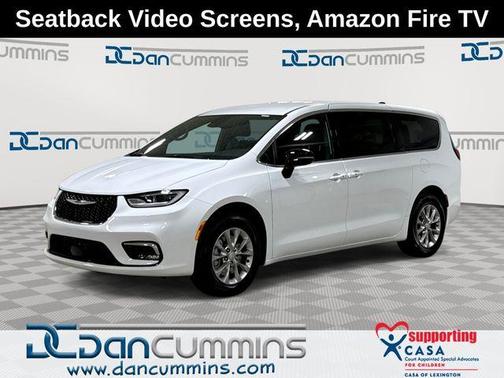 Bright White Clearcoat 2026 Chrysler Pacifica Select