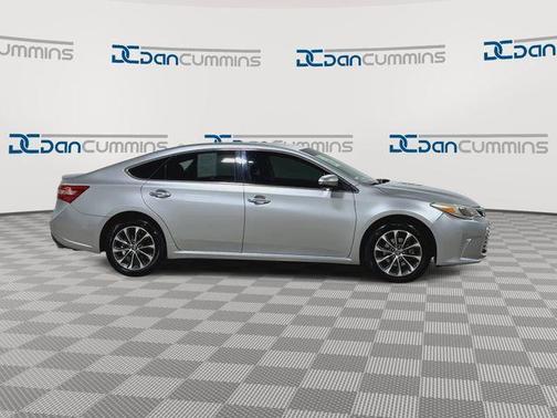 Celestial Silver Metallic 2017 Toyota Avalon XLE