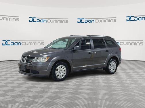 Granite Crystal Clearcoat Metallic 2018 Dodge Journey SE
