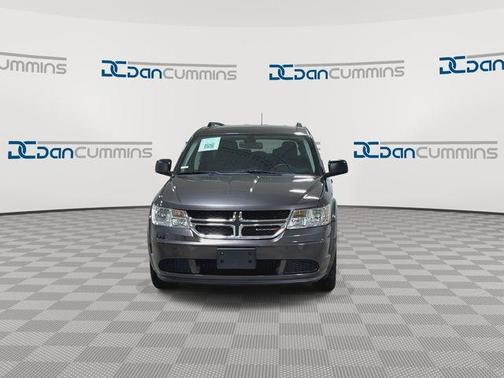 Granite Crystal Clearcoat Metallic 2018 Dodge Journey SE
