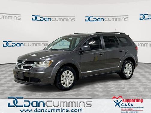 Granite Crystal Clearcoat Metallic 2018 Dodge Journey SE