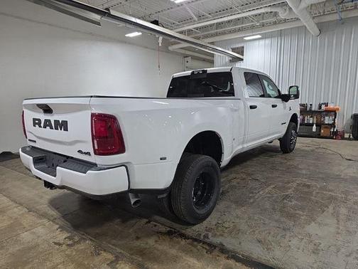 Bright White Clearcoat 2026 RAM 3500 Big Horn